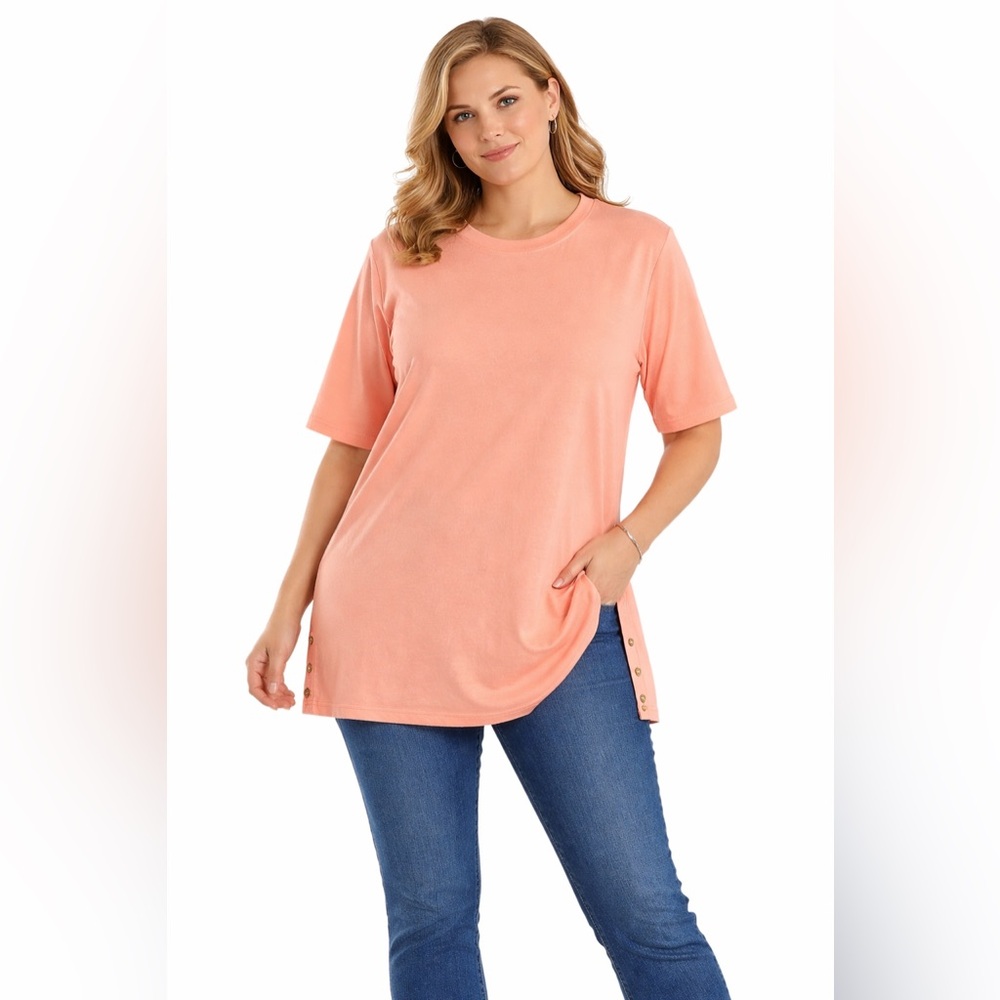 Junonia Peach Colored Tunic Tee with Buttons At Hem. Size 1X